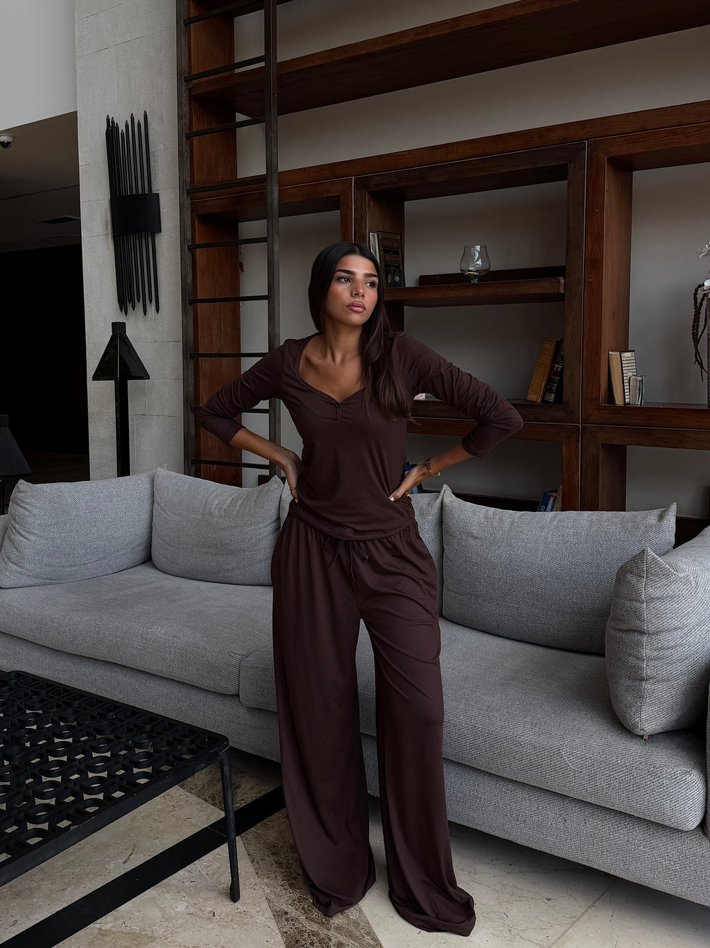 RELAXED EVERYDAY SET IN BROWN